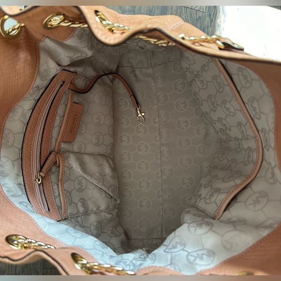 ✨Authentic✨Michael Kors Jet Set Chain Gather Shoulder Bag Women Leather Purse - Picture 8 of 16